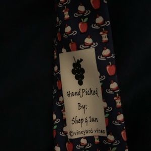 Vineyard vines tie
